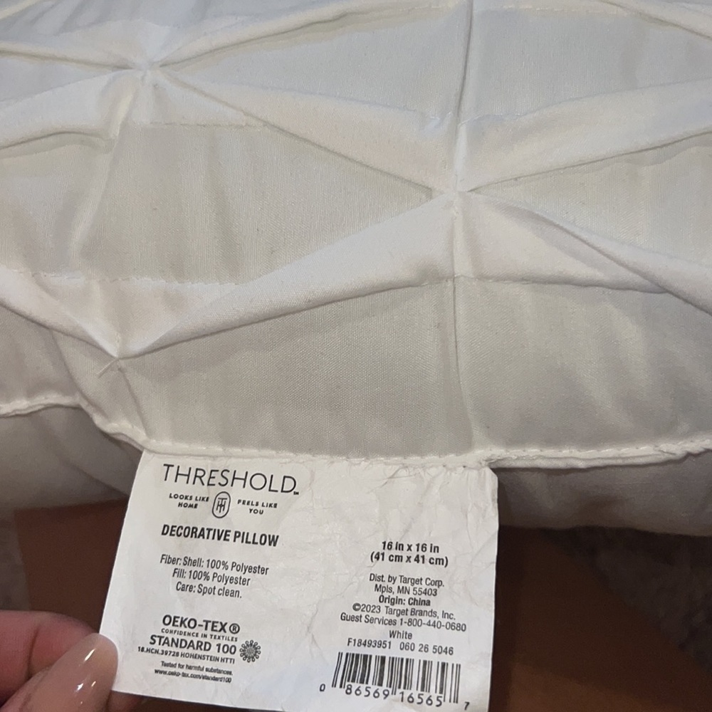 Threshold Clipped Jacquard 2 Euro Shams, 2 Decorative pillows, 1 queen bedskirt​ - Picture 16 of 16